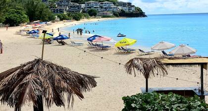A Blissful Carib/n Getaway! Work or Leisure, 15 mins to Beaches & Restaurants.