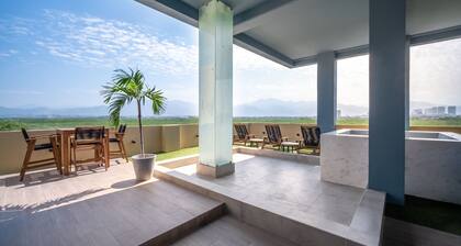 Brand new luxury condo 5 minute walk to Marina Vallarta