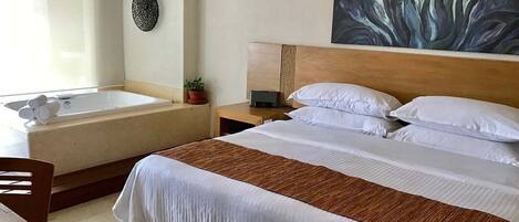 1 dormitori, planxa i posts de planxar, wifi i roba de llit