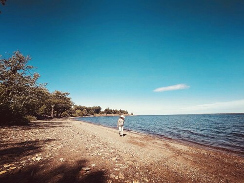 Cozy suite in the woods. 15min to Grand lake, 6min to amenities. Pet friendly!!