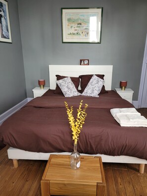 4 chambres, fer et planche à repasser, Wi-Fi gratuit, draps fournis