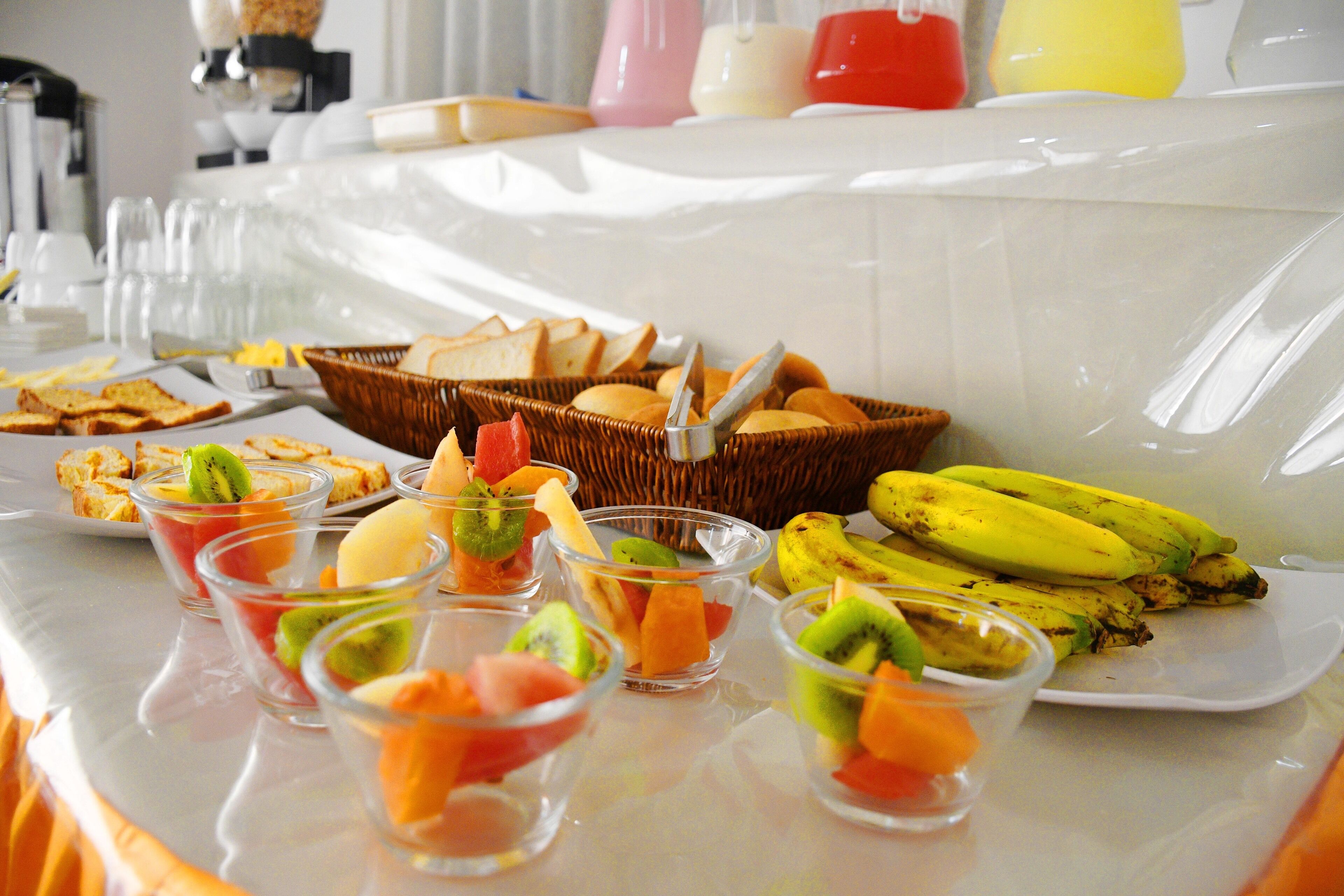 Café da manhã com buffet grátis todos os dias