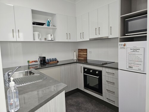 Aart Apartments Port Lincoln, Accommodation in the CBD, 100m from the beach.