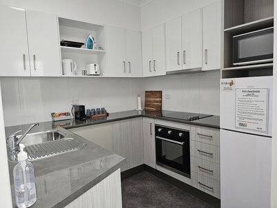 Aart Apartments Port Lincoln, Accommodation in the CBD, 100m from the beach.