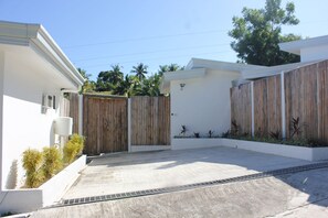 Free self parking - Kalipay Bungalows (Alcoy)