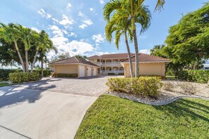Exterior - Punta Gorda 3-Bedroom Canalfront Vacation Condo with Dock (Punta Gorda)