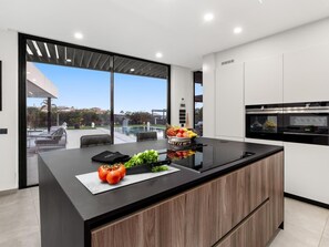 Fridge, microwave, oven, dishwasher - KARAT Villa Serendibida (Playa Paraiso)