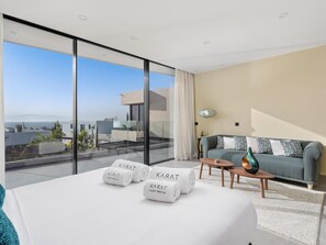 4 多间卧室、熨斗/熨衣板、上网接入、床单