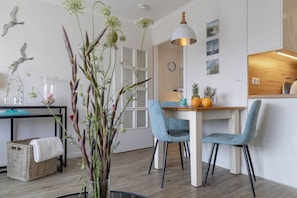 Dining - Meeresrauschen - Haus Dünenburg, Elisabethstraße 9 - Diese Freundlich Eingerichtete 2-zimmer-wohnung (Westerland)