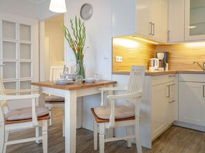 Unclassified image, 3 of 13, button