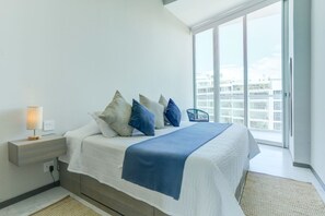 Appartement Supérieur, balcon, vue mer | 2 chambres, coffres-forts dans les chambres, décoration personnalisée