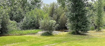 Creekside Cabin Near Salmon Idaho and the Salmon River