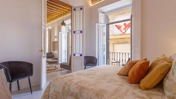 3 habitaciones, tabla de planchar con plancha, internet y ropa de cama