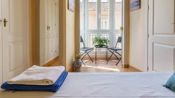 2 chambres, fer et planche à repasser, Wi-Fi, draps fournis