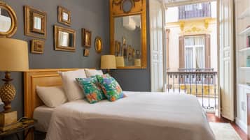 1 dormitorio, tabla de planchar con plancha, wifi y ropa de cama