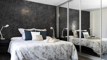 3 dormitorios, escritorio, tabla de planchar con plancha y wifi