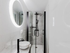 Shower, hair dryer, towels - Quiet apartment in the center (Málaga)