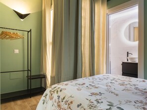 1 bedroom, iron/ironing board, Internet, bed sheets