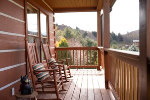 Property grounds - Ski, Sled, Tube, Relax, and Enjoy Amazing Views! (Banner Elk)