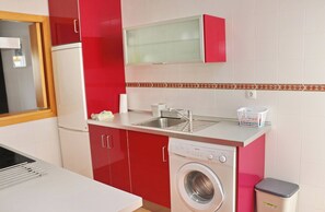 Fridge, microwave, oven, coffee/tea maker