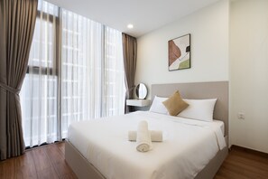 Superior Apartment, 2 Bedrooms, Pool Access, City View