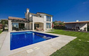 Pool - Beautiful home in Visnjan with WiFi (Visnjan)