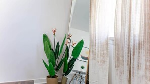 Interior - Anchor Breeze | Sojourn | Steps to the Beach (Norfolk)