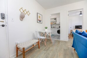 Interior - Anchor Breeze | Sojourn | Steps to the Beach (Norfolk)