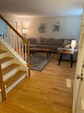 Interior - Sojourn | Sea Song Bungalow | 5 BR 3 BA (Norfolk)