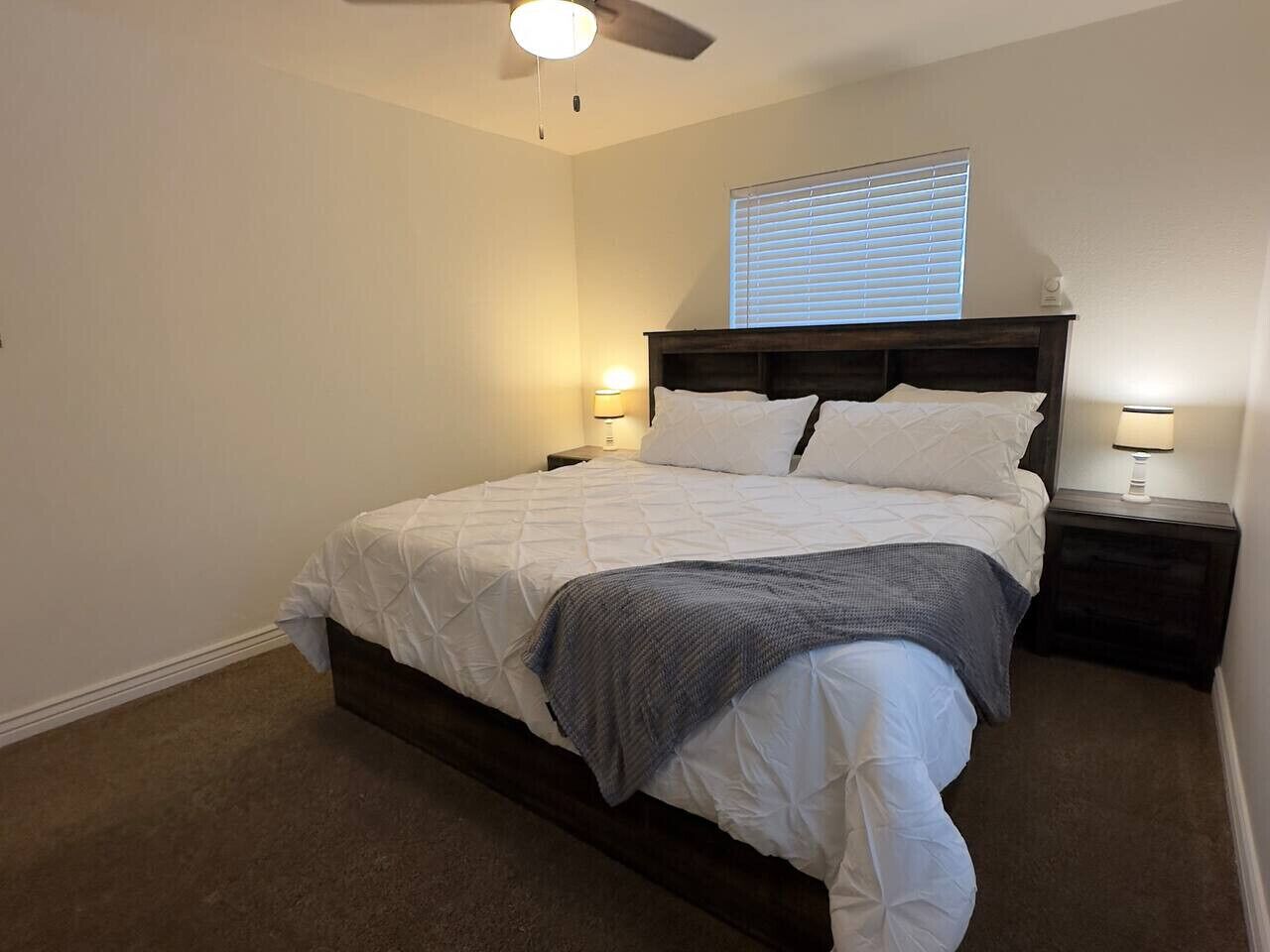 Travel crib, free WiFi, bed sheets