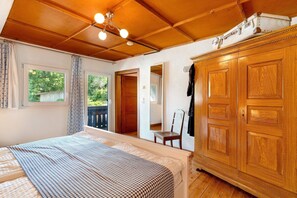 3 chambres, fer et planche à repasser, draps fournis