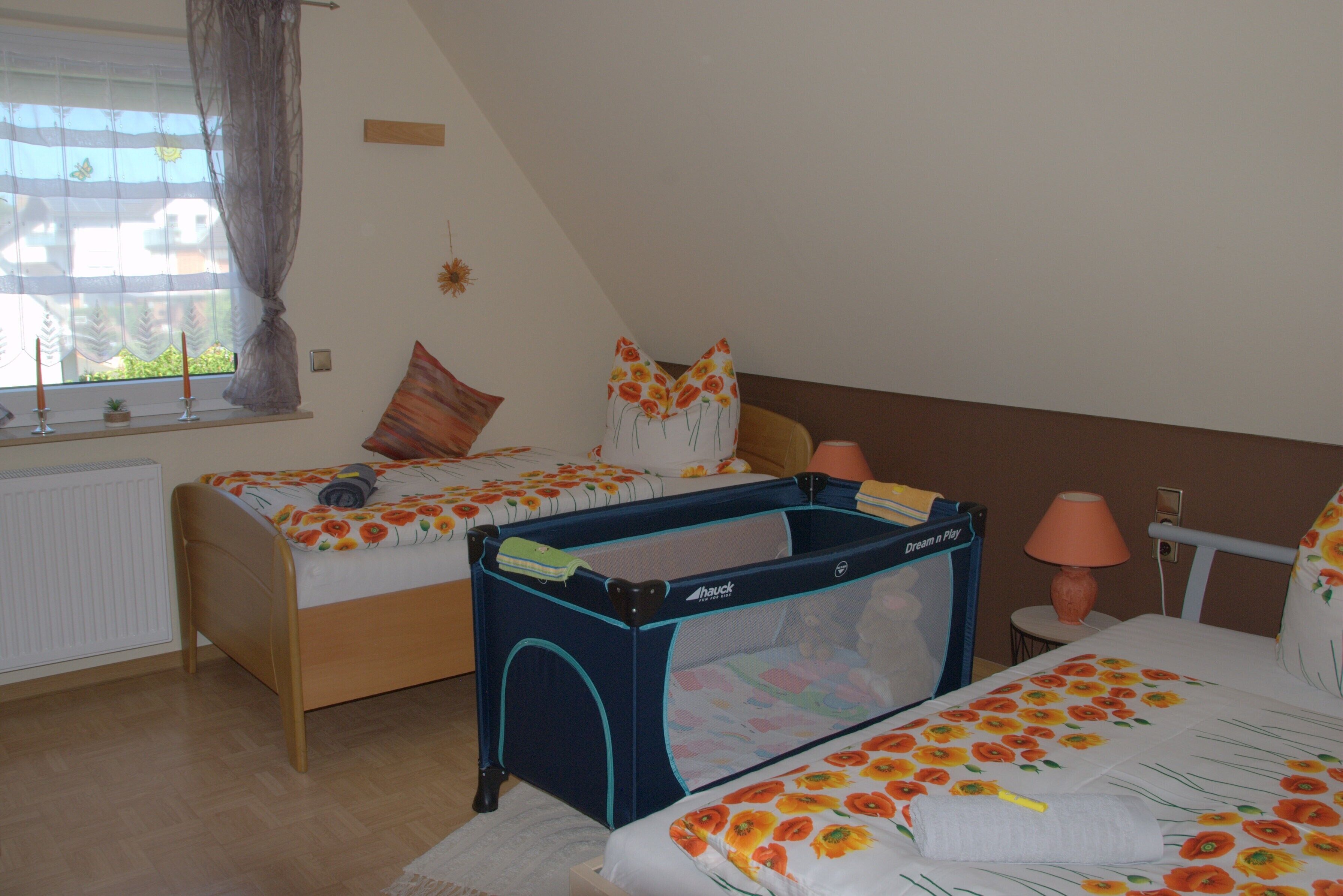 2 habitaciones, tabla de planchar con plancha y wifi gratis 