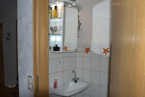 Doccia, asciugacapelli, asciugamani