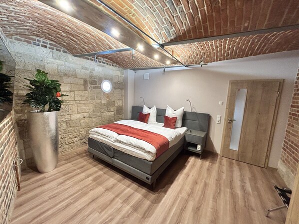 2 chambres, fer et planche à repasser, Wi-Fi gratuit, draps fournis