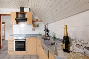 Refrigerador, horno, placa de cocina, lavavajillas