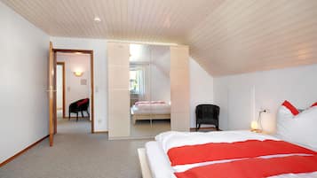 2 bedrooms, iron/ironing board, free WiFi, bed sheets