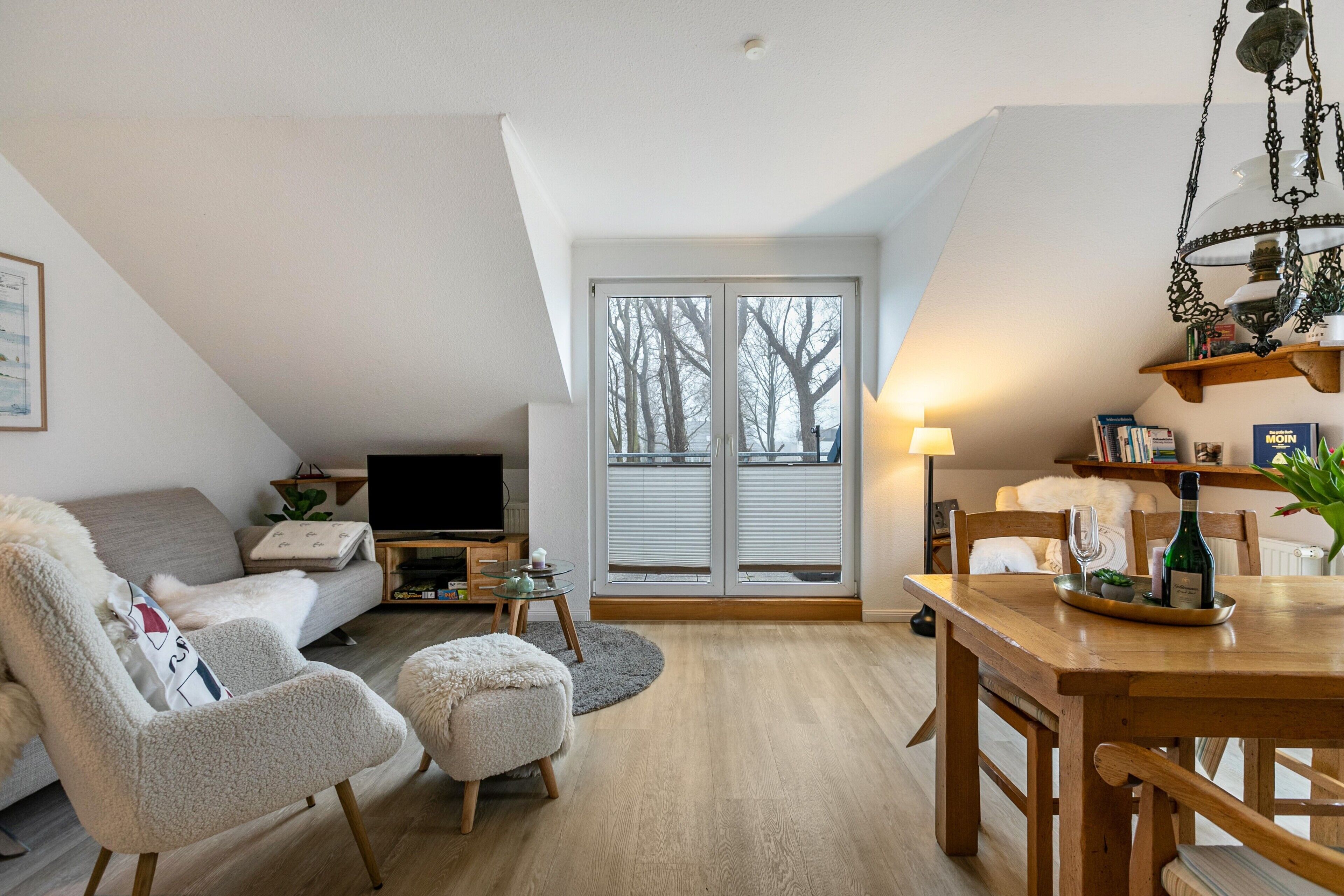 Tv, dvd-afspiller, stereoanlæg