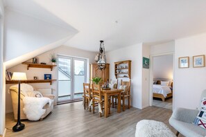 2 makuuhuonetta, silitysrauta/-lauta, ilmainen Wi-Fi, vuodevaatteet