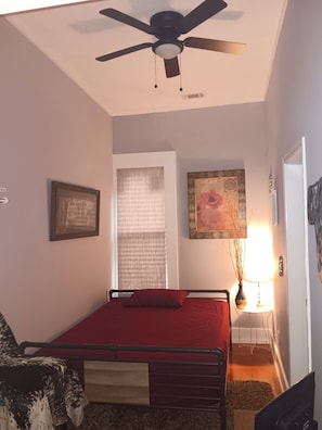 Basic Room, 1 Queen Bed | 1 bedroom, individually furnished, desk, iron/ironing board - Downtown Abbey at Dodd (Atlanta)