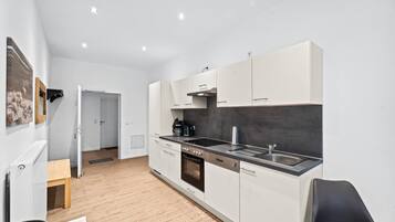 Kühlschrank, Herdplatte, Geschirrspüler