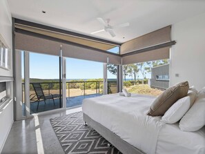 5 bedrooms, desk, iron/ironing board, WiFi