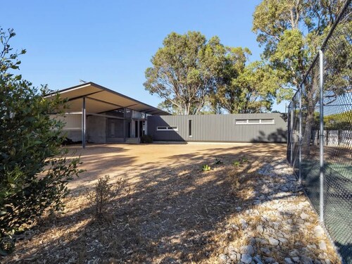 Redgate Beach House with Private Tennis Court