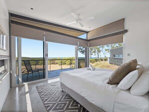 5 bedrooms, desk, iron/ironing board, WiFi