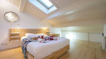 2 slaapkamers, een strijkplank/strijkijzer, gratis wifi, beddengoed