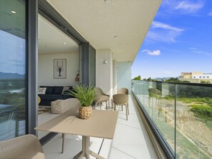 Outdoor dining - B-402 Stunning one bedroom apartment (Cupecoy)
