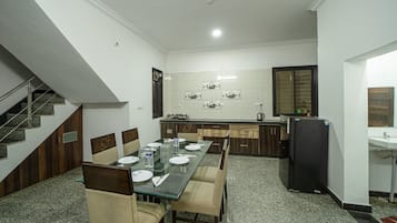 Deluxe Villa | Private kitchen | Mini-fridge