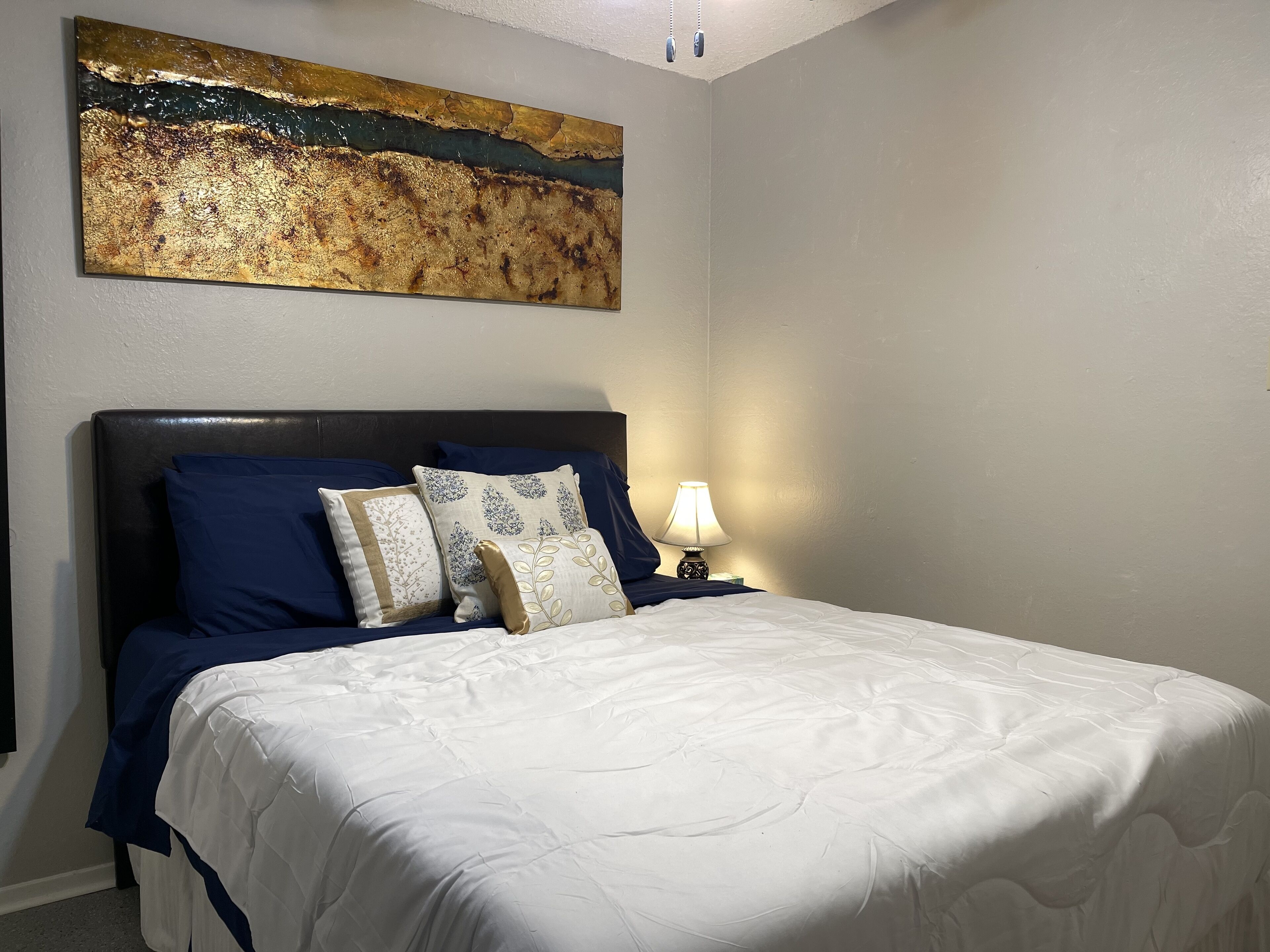 2 bedrooms, iron/ironing board, free WiFi, bed sheets