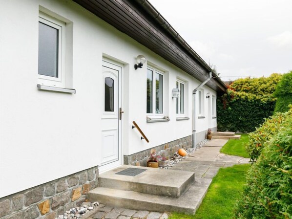 Exterior detail - Bungalow 8 by Interhome (Zinnowitz)