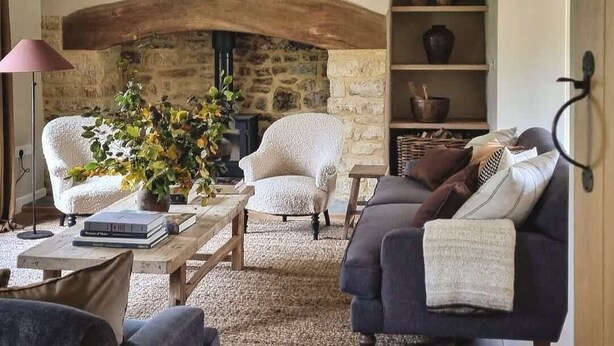 TV, fireplace, offices - Beautiful Farmhouse & Garden in Heart of Somerset (Yeovil)