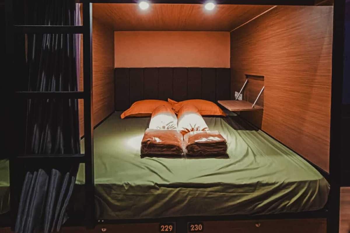 Economy Double Room, Mixed Dorm | Premium bedding, down comforters, in-room safe, desk